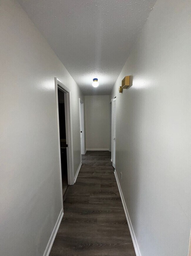 Building Photo - Charming 2-Bedroom Home in Peaceful Dunnellon Neighborhood