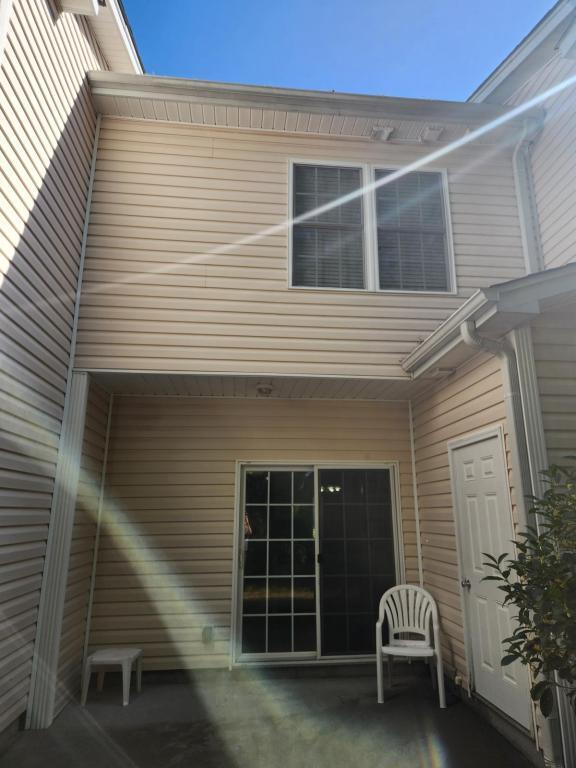 Building Photo - 111 Maddux Ln