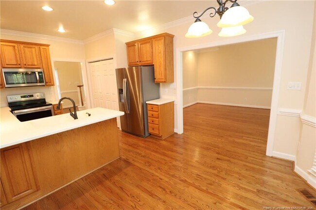 Building Photo - 5445 Brushy Meadows Dr