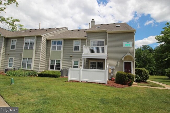 Building Photo - 607 Trescott Pl