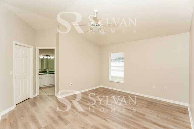 Building Photo - 10522 Juliano Dr