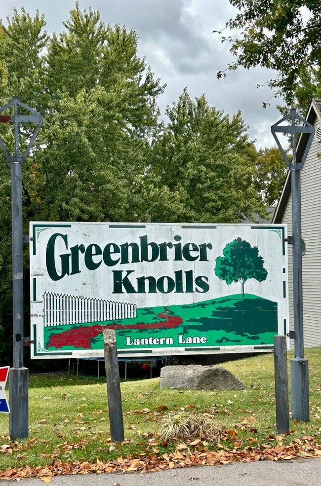 Building Photo - Beautiful 3 level home on a quiet cul-de-sac in Greenbrier Knolls--AVAILABLE NOW!!!!