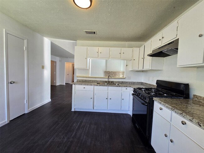 Building Photo - 5543 Ambern Dr