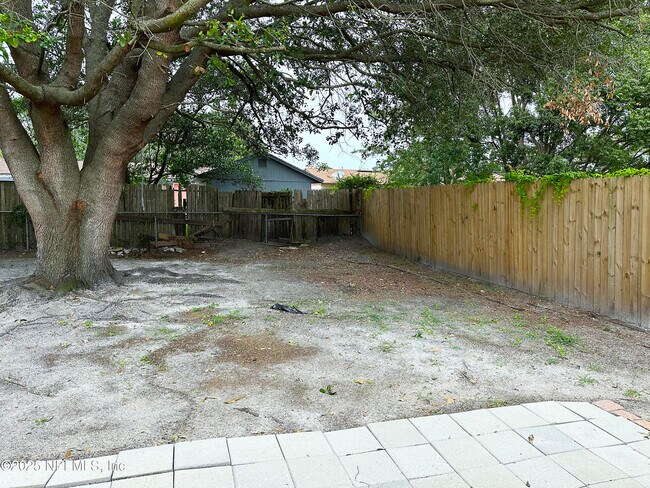 10833 Liscard Rd S 10833 Liscard - 10833 Liscard Rd S Jacksonville Fl Building Photo 