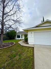 Building Photo - 4 Bedroom in Candlewood Subdivision