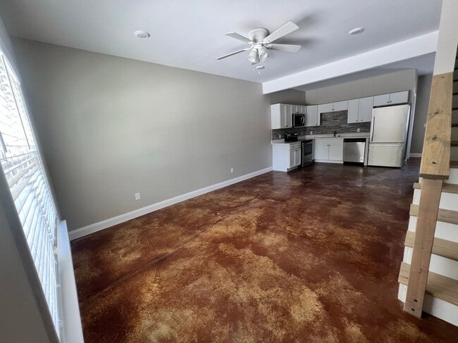 Building Photo - 309 Broad St