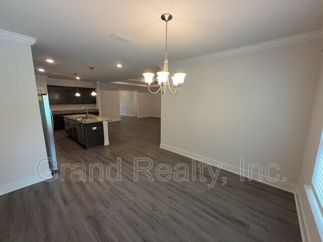 Building Photo - 5963 Cherry Hill Cir