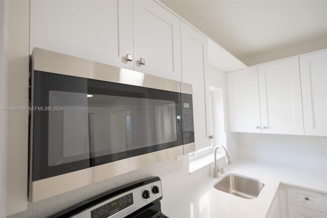 Building Photo - 2675 SW 24th Ter