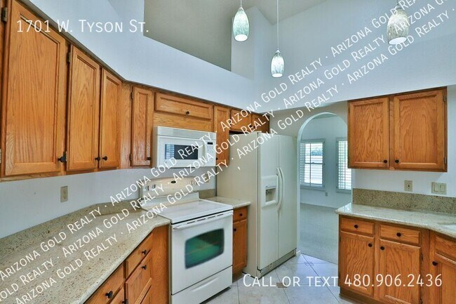 Building Photo - 1701 W Tyson St