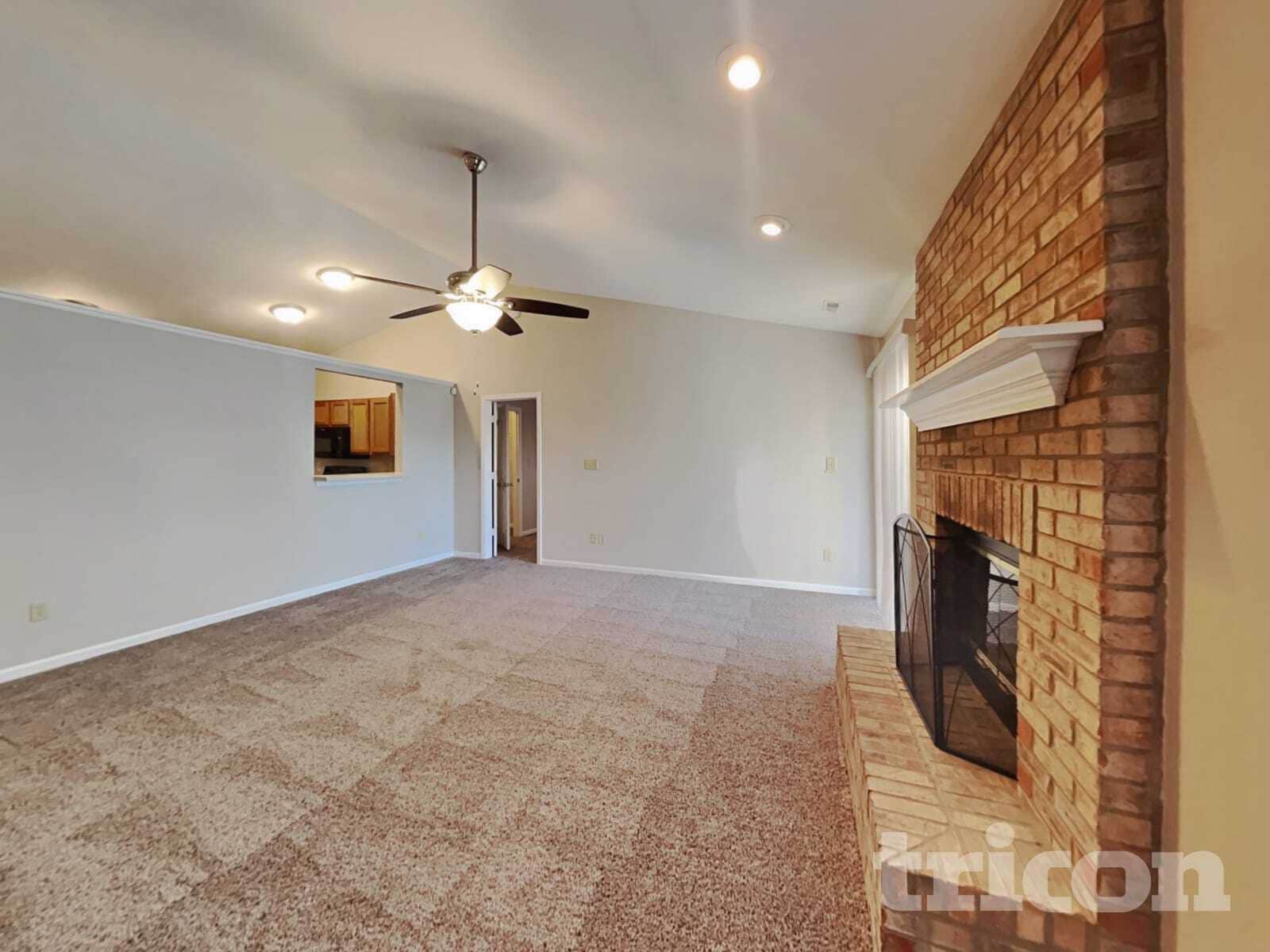 Building Photo - 8623 Robin Run Way