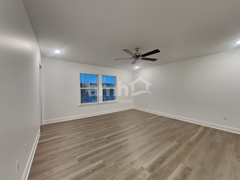 Building Photo - 1674 Soapstone Rd