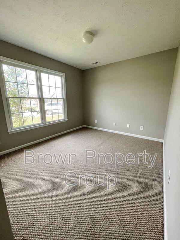 Building Photo - 6307 Fox Glen Dr