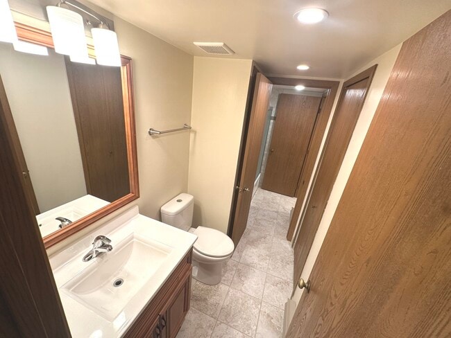 Building Photo - 641 Briar Hill Ln