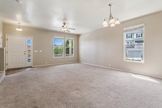 Building Photo - Well-Maintained 3-Bedroom Townhome with Central A/C and Open Layout