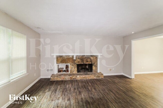 Building Photo - 6719 Timbers E Dr