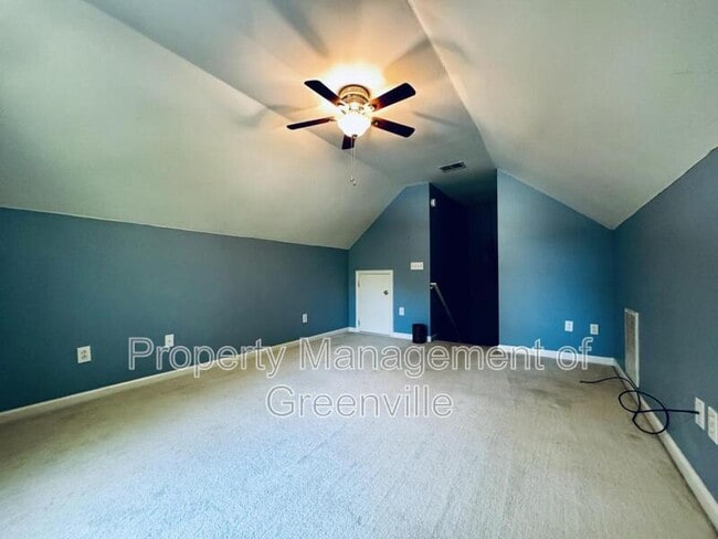 Building Photo - 603 Fairview Lake Way