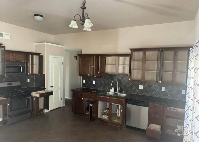 Building Photo - 14263 Hacienda Rock Dr