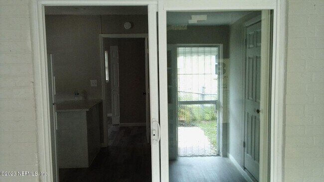 Building Photo - 3137 Kingston St