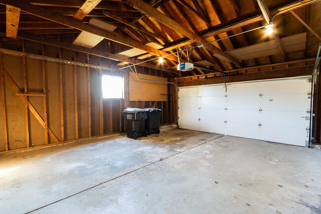 Building Photo - 7146 S 38th St