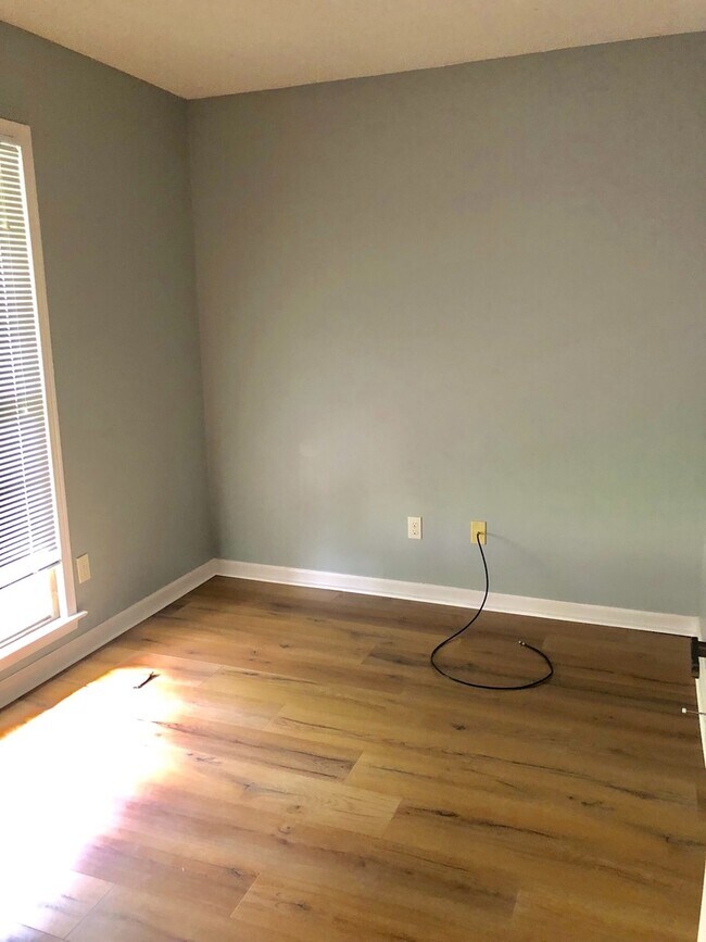 Building Photo - 1345 Zephyr Hills Dr