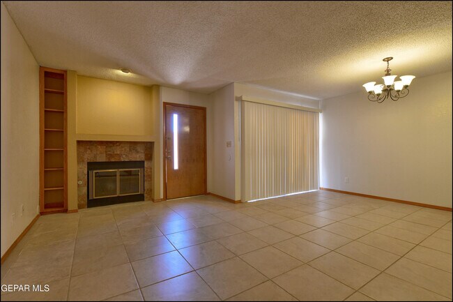 Building Photo - 710 N Resler Dr