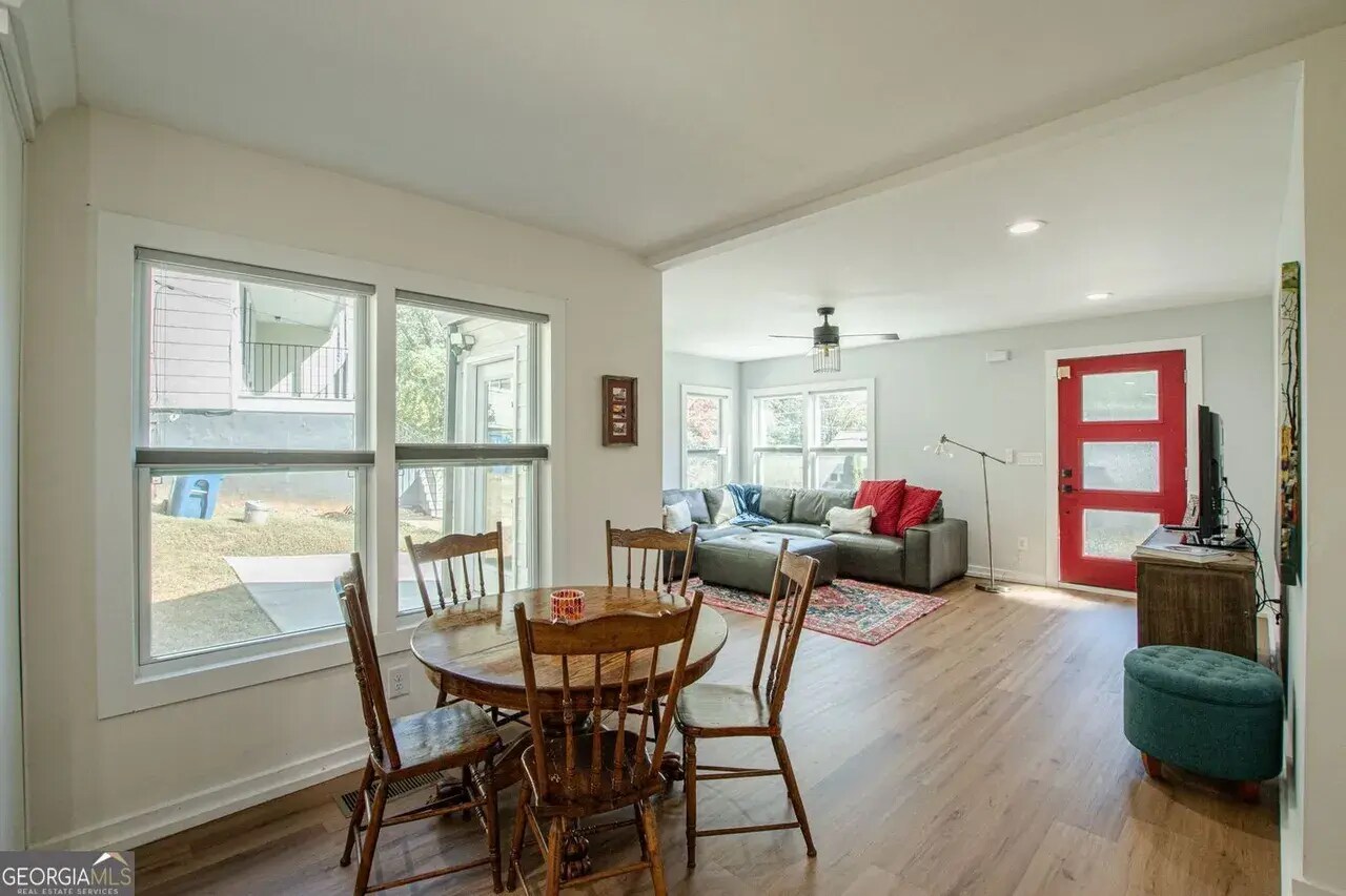 Building Photo - 2657 Blount St