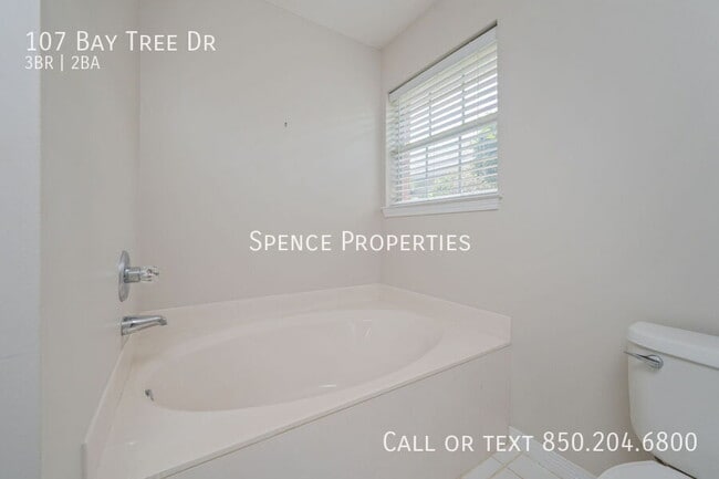 Building Photo - 107 Bay Tree Dr