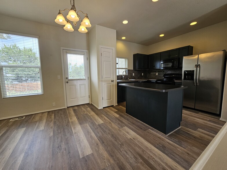 Building Photo - 7243 Country Side Grv