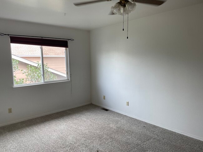 Building Photo - 131 50th Ave