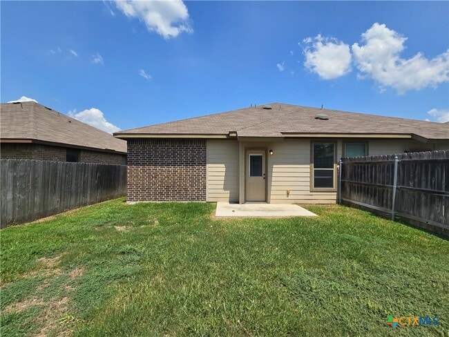 Building Photo - 697 Creekside Cir