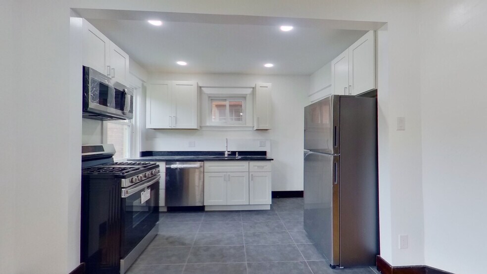 Kitchen - 261 1/2 Gross St