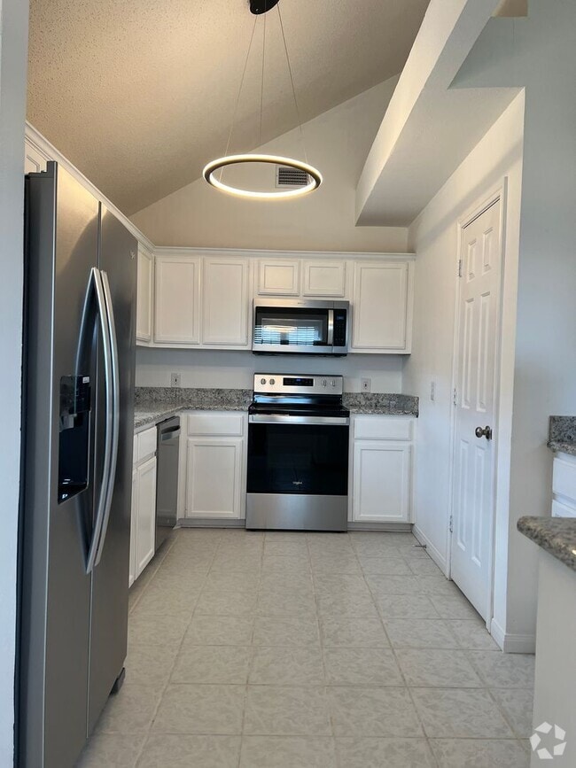 Building Photo - Duplex