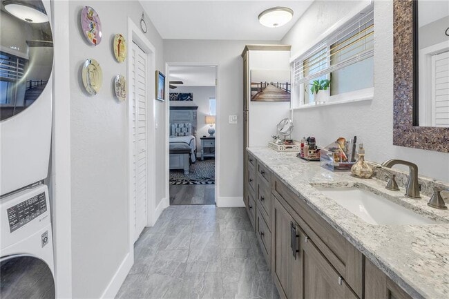 Building Photo - 800 Madonna Blvd