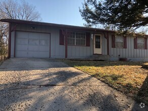 Building Photo - 3BR, 1BTH with full unfinished basement! N...