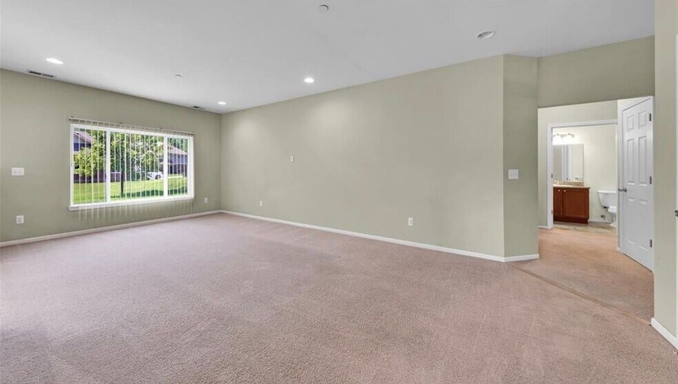 Building Photo - 14357 Shadywood Dr