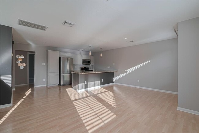 Building Photo - 1101 Saulnier St