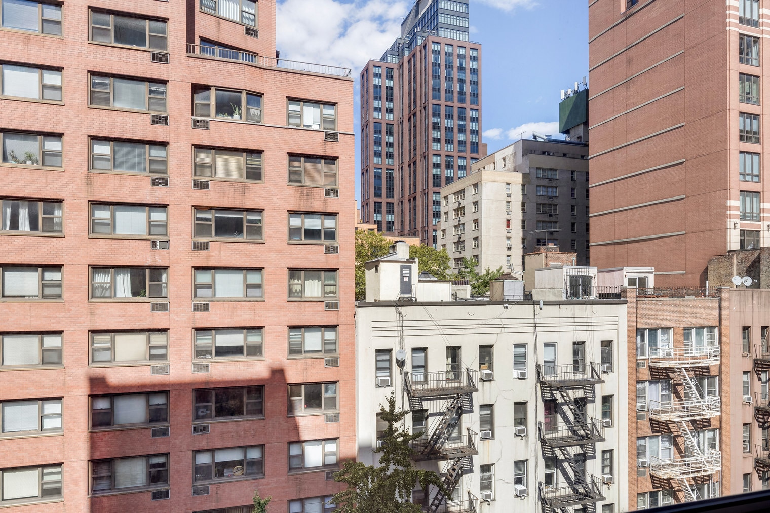 Building Photo - 340 E 51st St