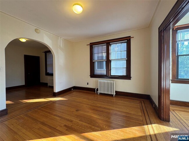 Primary Photo - 168 Cedar St