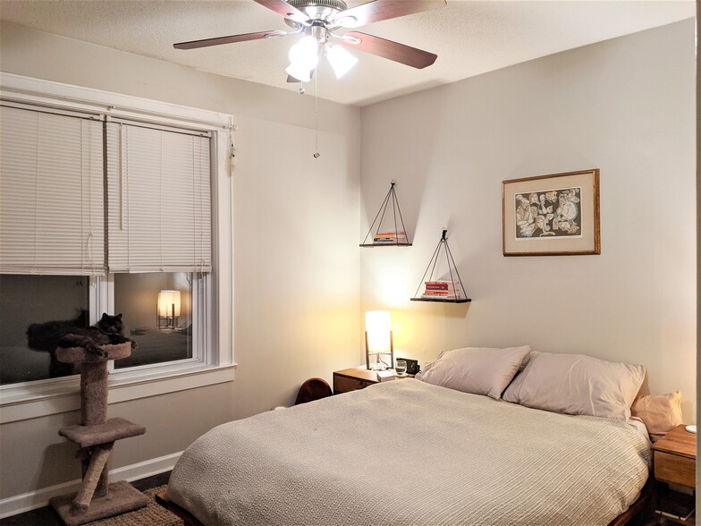 Bedroom - Main Area - 1135 W 41st St