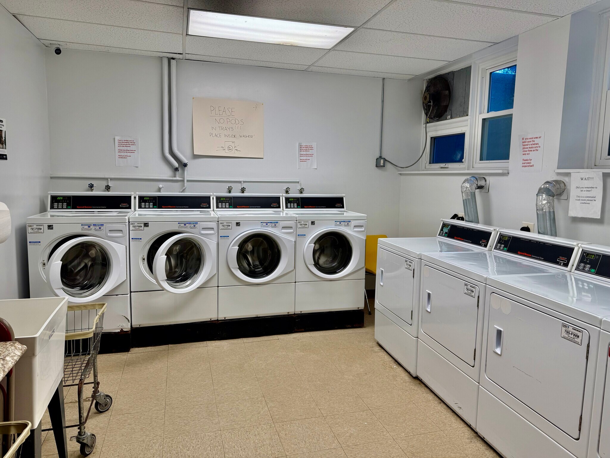 Building Photo - 11 Wild Oaks Rd