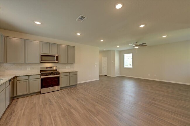 Building Photo - 13856 Goldeye Dr