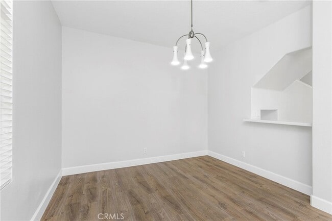 Building Photo - 10 Bravo Ln