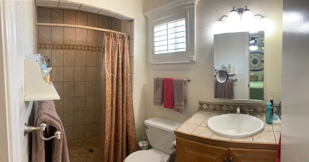 Building Photo - 678 El Parque Dr