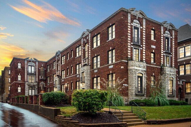 Building Photo - 6218 Northwood Ave