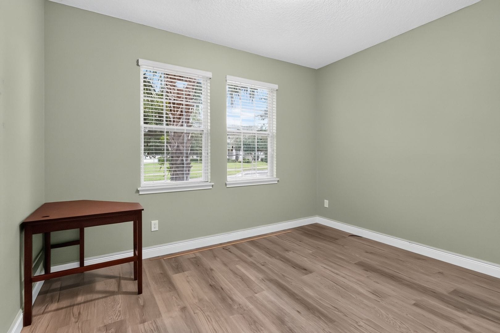 Building Photo - 6536 Calamondin Dr
