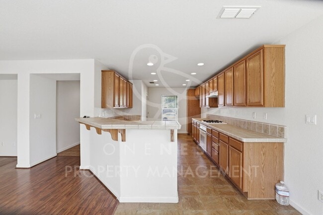 Building Photo - 3 Bedroom 2 Bathroom Plumas Lake, Move in Ready