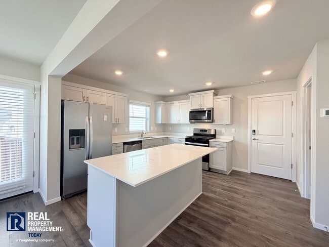 Building Photo - 2216 Trailside Dr NE
