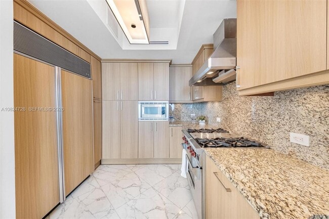 Building Photo - 17875 Collins Ave