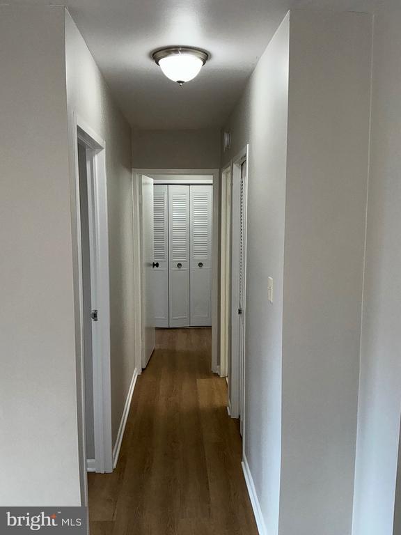 Building Photo - 10401 Grosvenor Pl