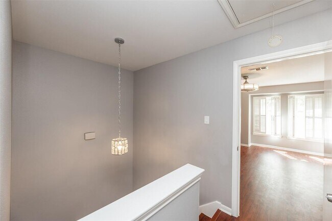 Building Photo - 6307 Del Monte Dr
